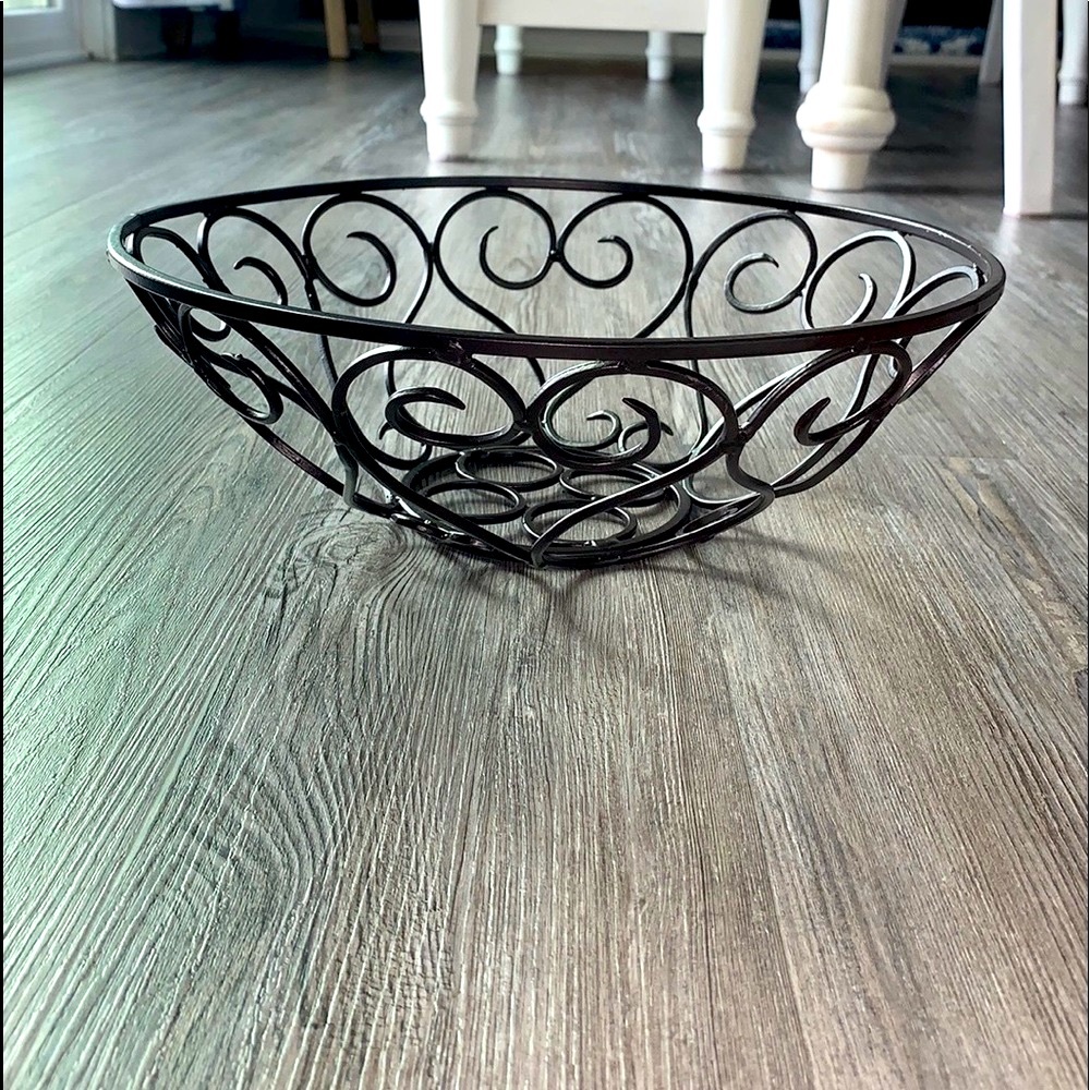 New! Black Metal Fruit Bowl🖤